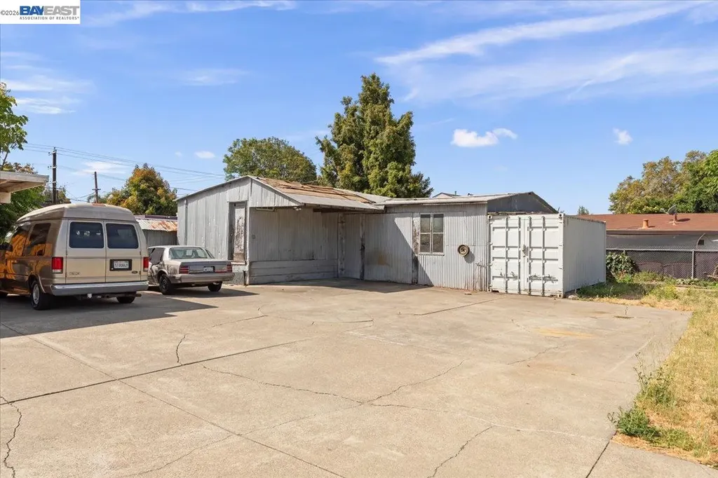 22071 Montgomery Street Hayward CA 94541