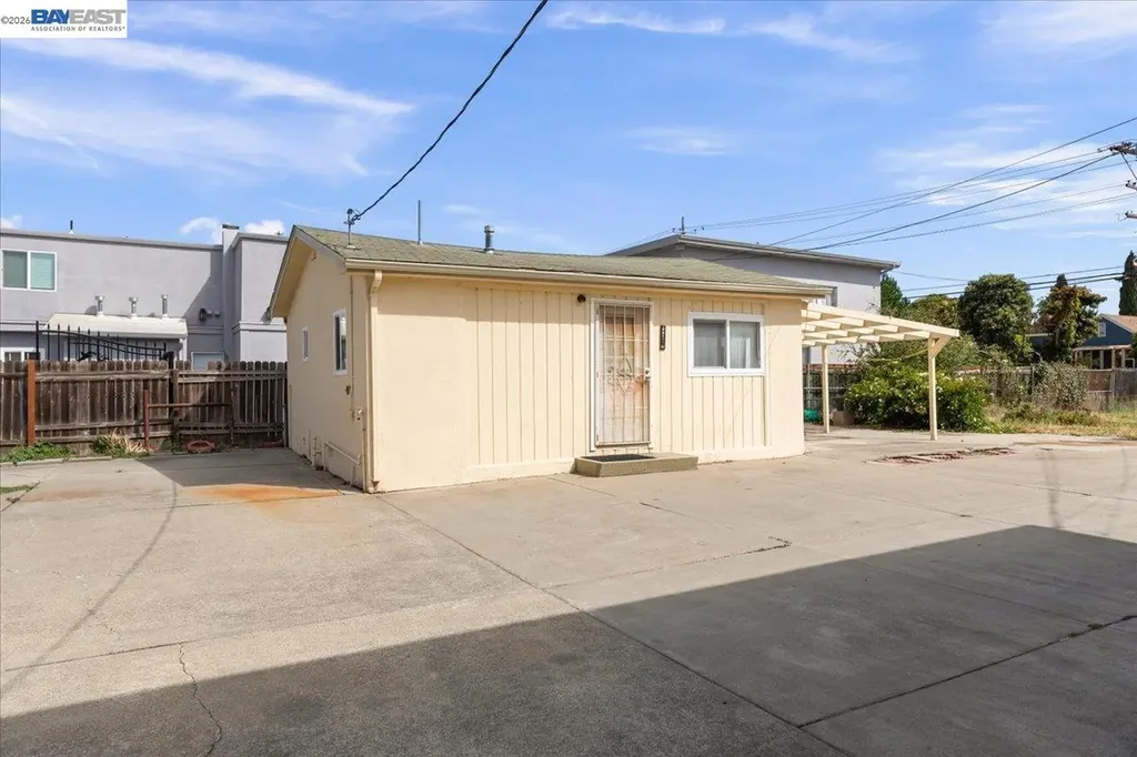 22071 Montgomery Street Hayward CA 94541