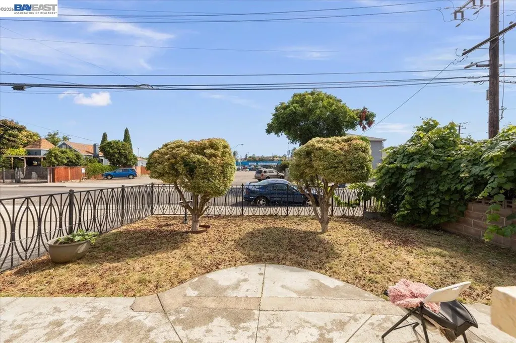 22071 Montgomery Street Hayward CA 94541