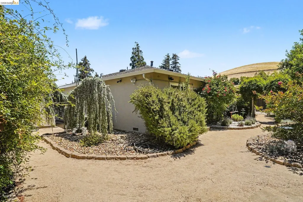 1150 Los Palos Court Pittsburg CA 94565
