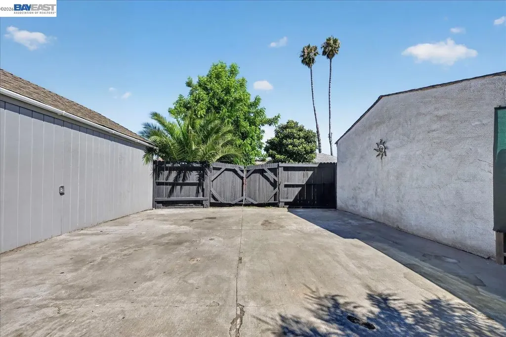 1163 85th Avenue Oakland CA 94621