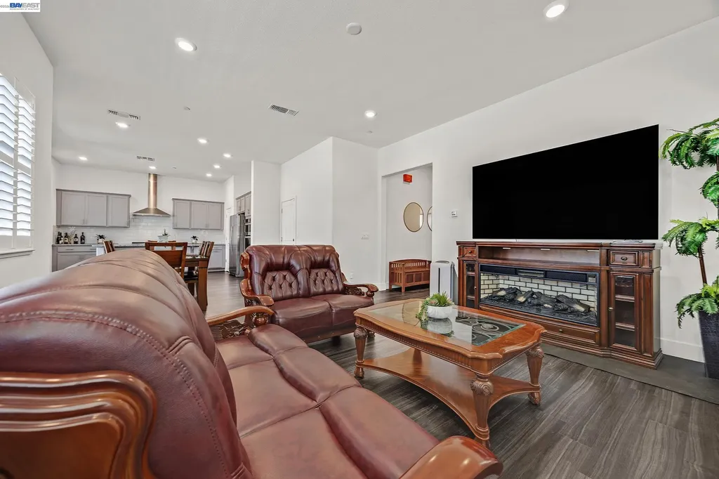52 Redberry Loop Brentwood CA 94513