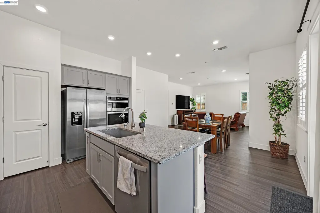 52 Redberry Loop Brentwood CA 94513