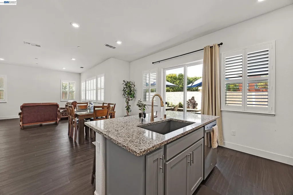 52 Redberry Loop Brentwood CA 94513