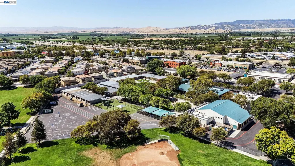 52 Redberry Loop Brentwood CA 94513