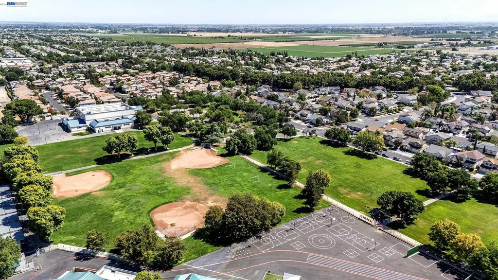 52 Redberry Loop Brentwood CA 94513