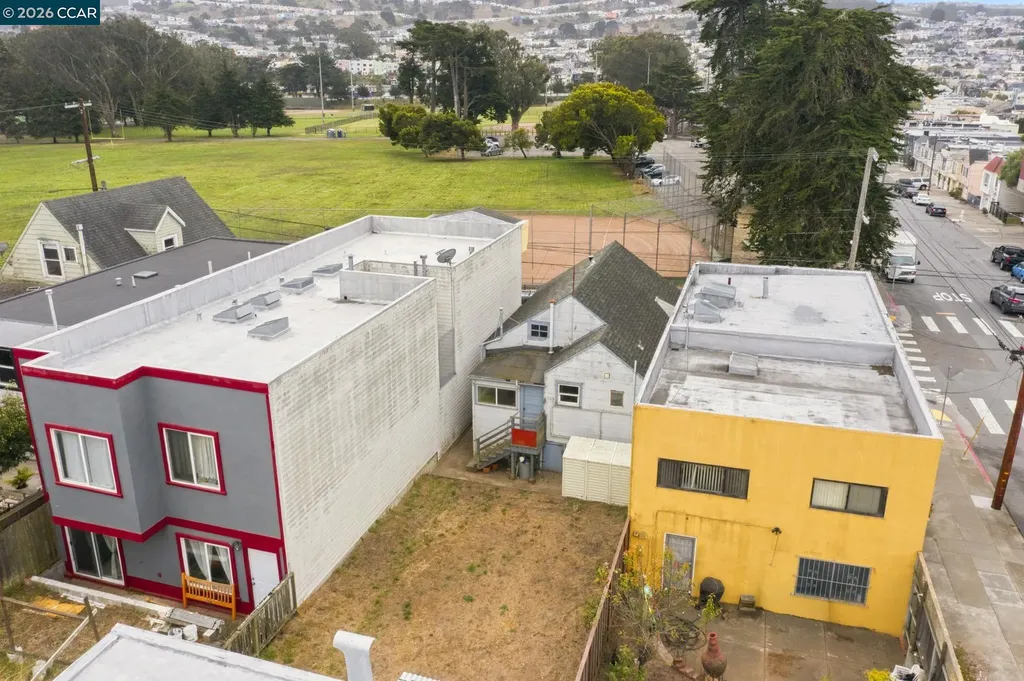 913 France Avenue San Francisco CA 94122