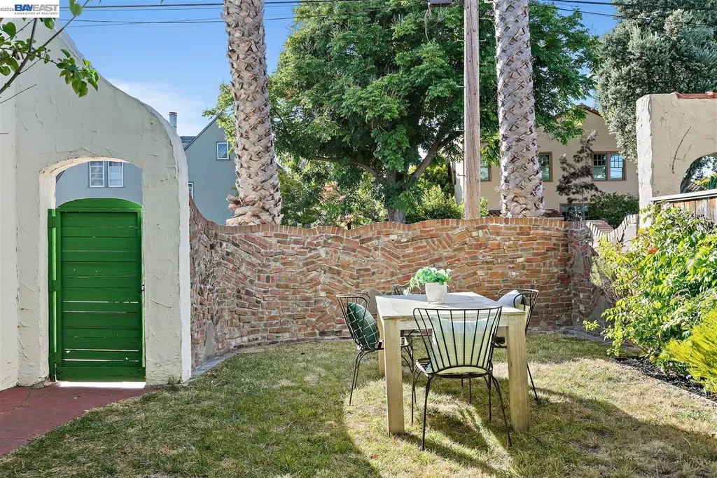 2801 Clay Street Alameda CA 94501