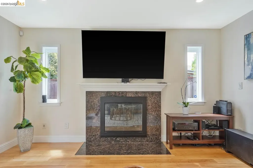 2198 La Orinda Concord CA 94518