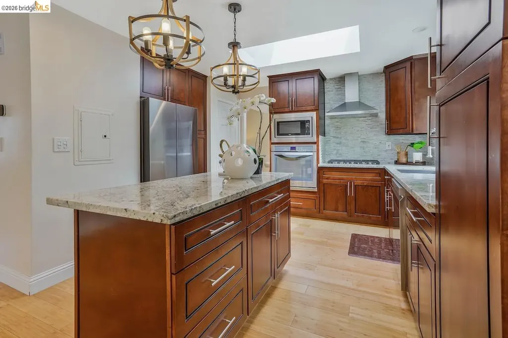 2198 La Orinda Concord CA 94518