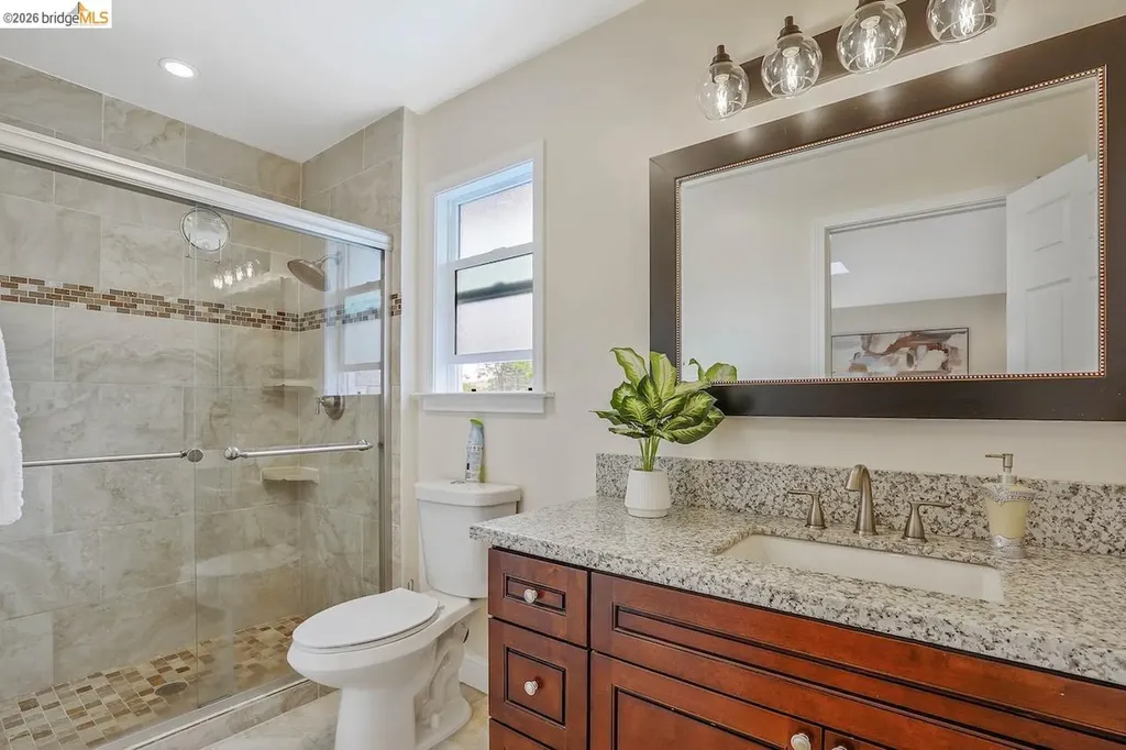 2198 La Orinda Concord CA 94518