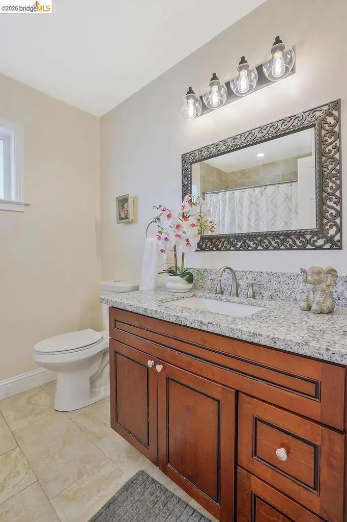 2198 La Orinda Concord CA 94518