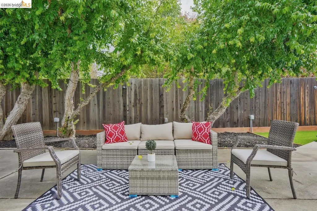 2198 La Orinda Concord CA 94518