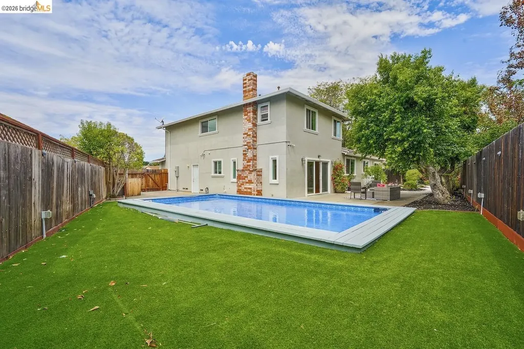 2198 La Orinda Concord CA 94518