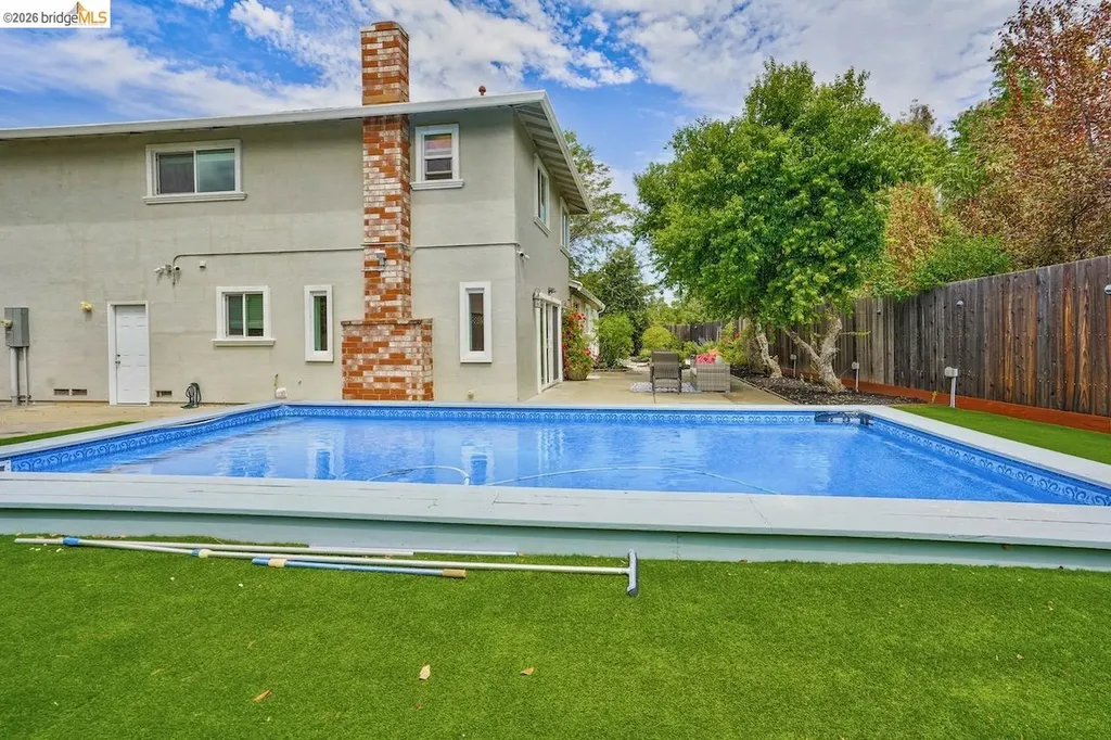 2198 La Orinda Concord CA 94518