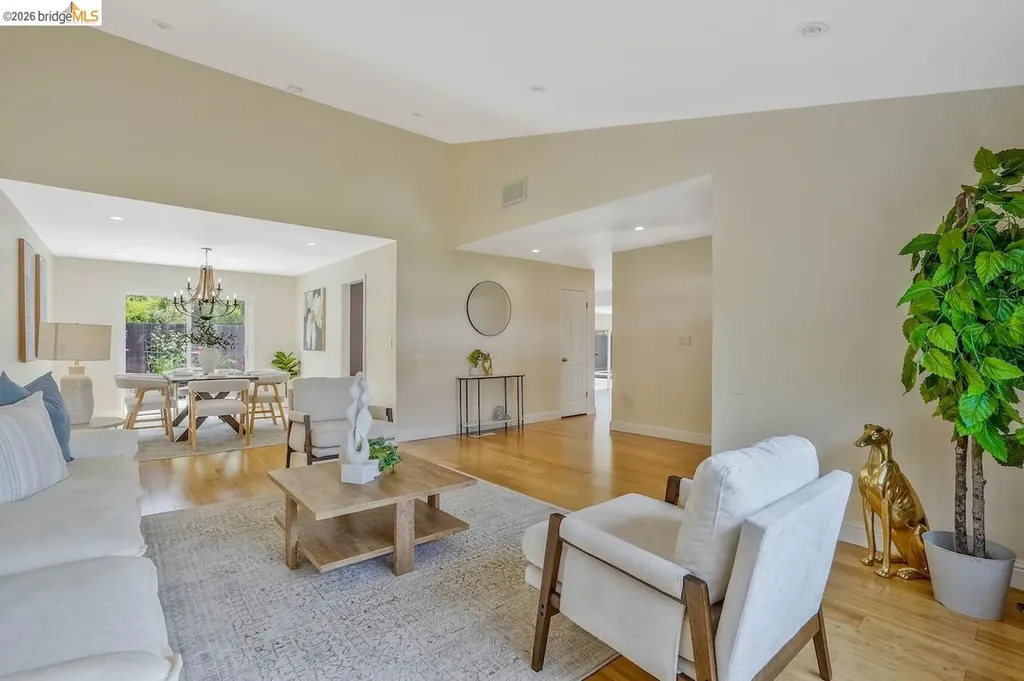 2198 La Orinda Concord CA 94518