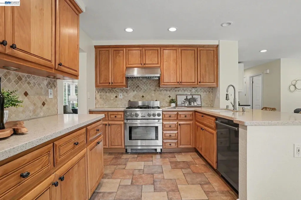 135 Justin Circle Alameda CA 94502