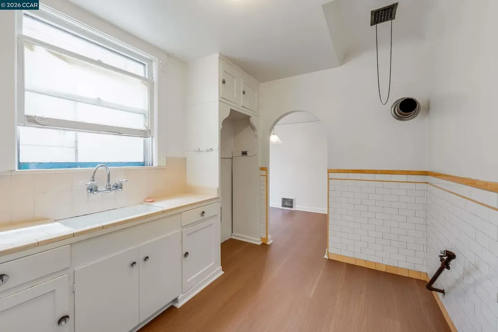 130 Woolsey Street San Francisco CA 94134