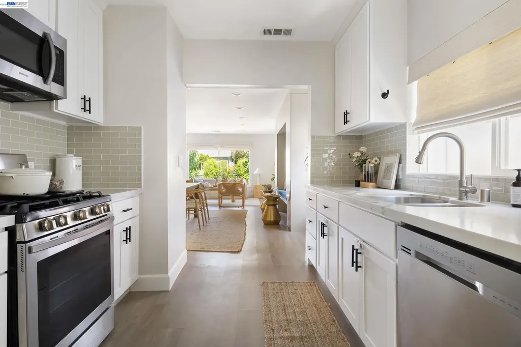 3954 Forest Hill Avenue Oakland CA 94602