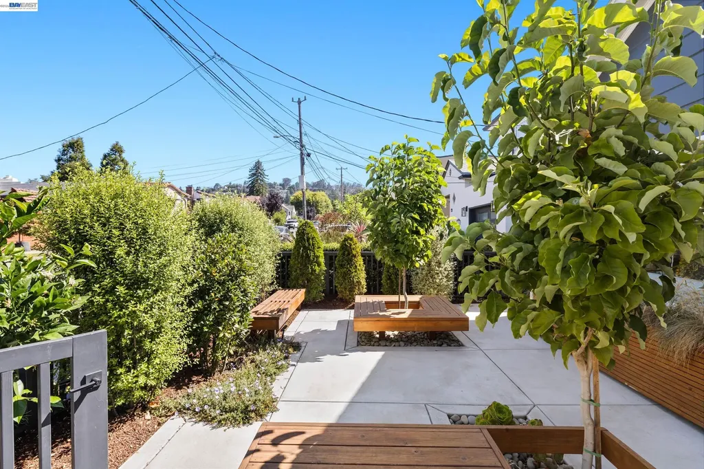 3954 Forest Hill Avenue Oakland CA 94602