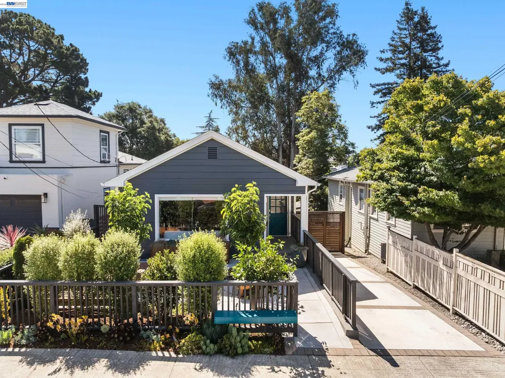 3954 Forest Hill Avenue Oakland CA 94602
