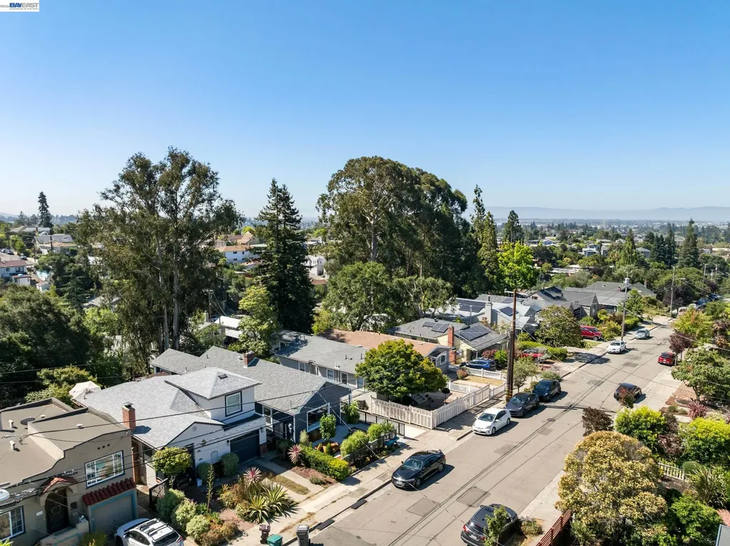 3954 Forest Hill Avenue Oakland CA 94602