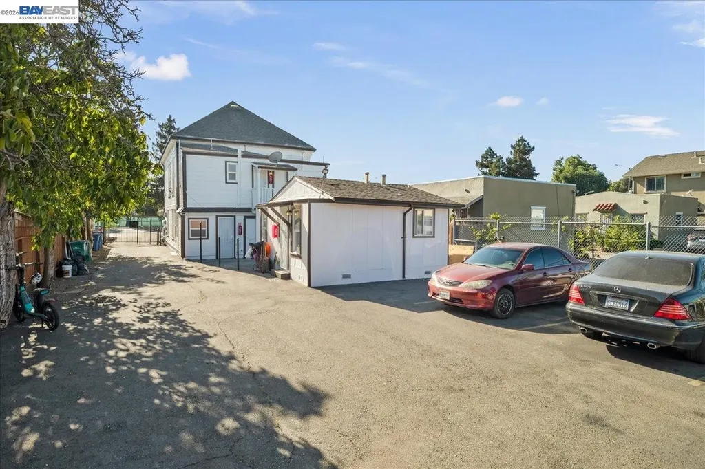 184 A Street Hayward CA 94541