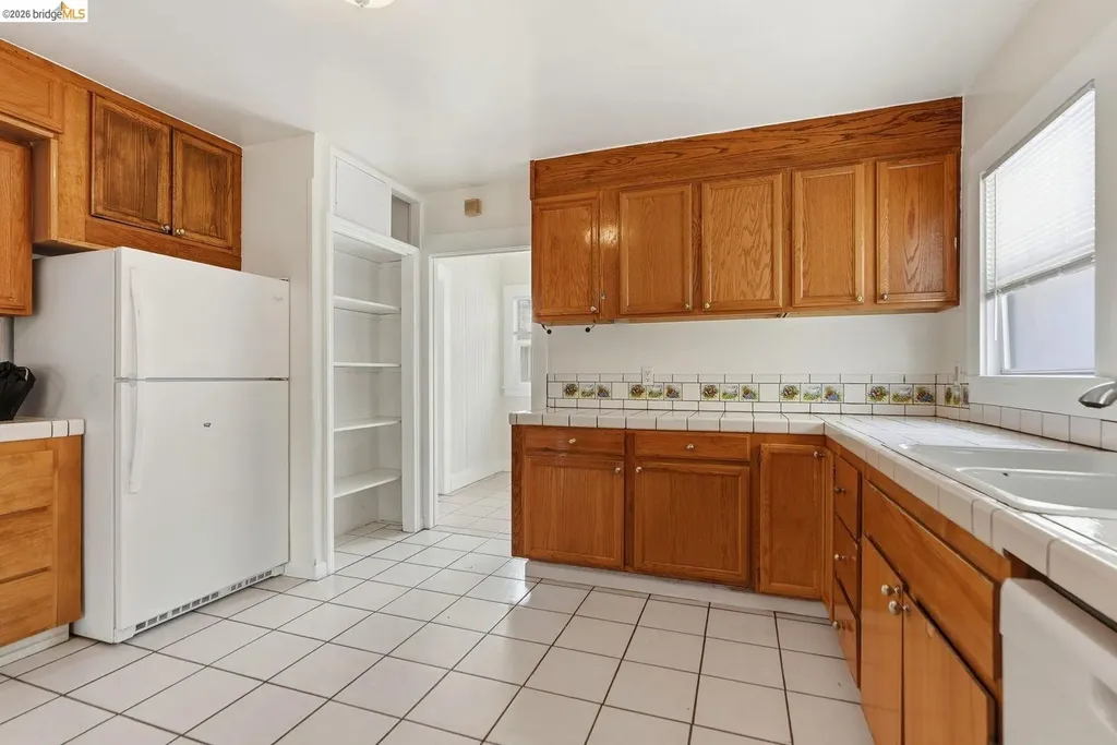 5362 Foothill Boulevard Oakland CA 94601