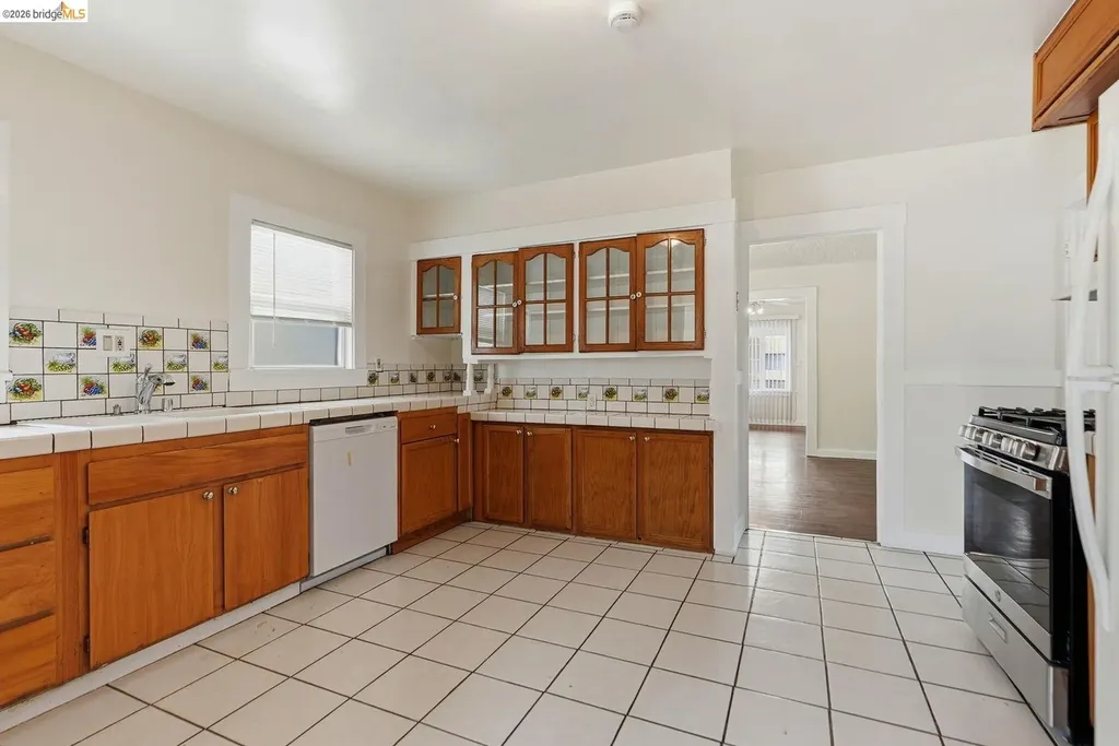 5362 Foothill Boulevard Oakland CA 94601