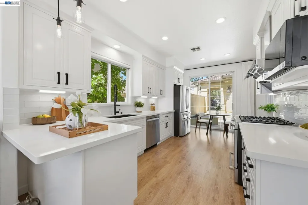22024 Lyndon Loop Castro Valley CA 94552