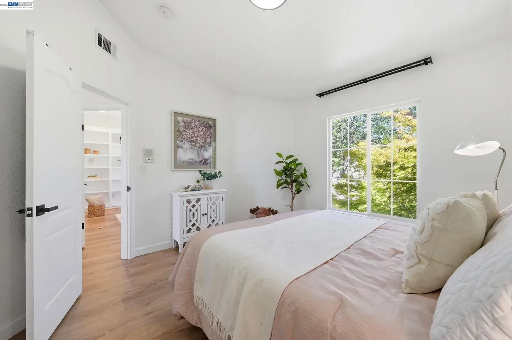 22024 Lyndon Loop Castro Valley CA 94552