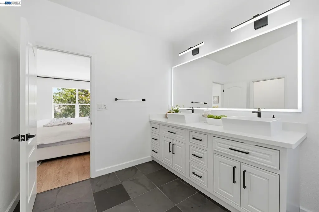 22024 Lyndon Loop Castro Valley CA 94552