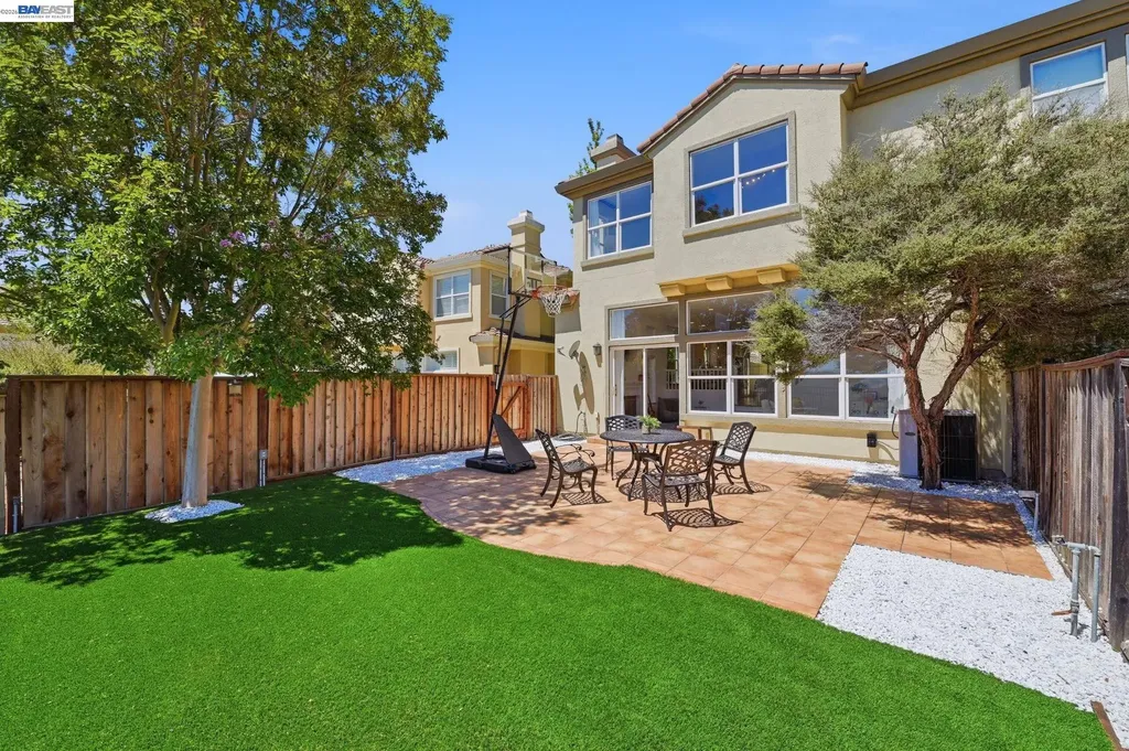 22024 Lyndon Loop Castro Valley CA 94552