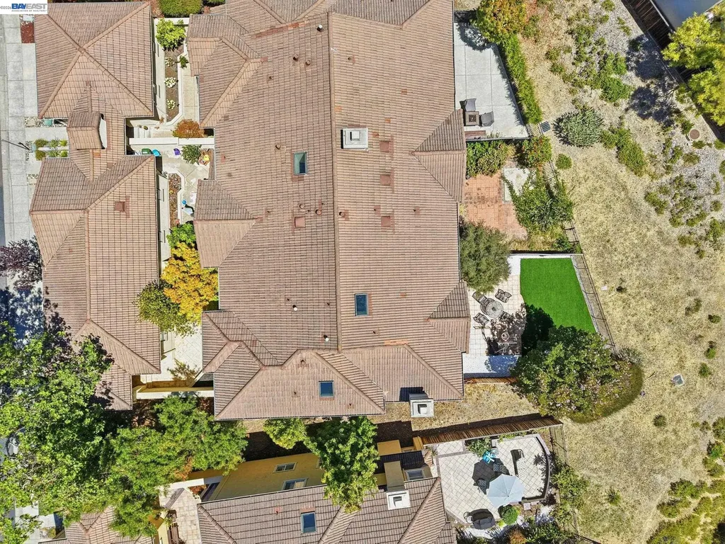 22024 Lyndon Loop Castro Valley CA 94552