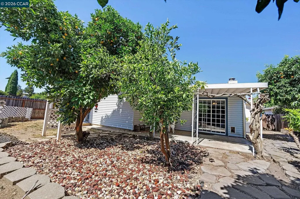 552 Redwood Drive Vacaville CA 95687