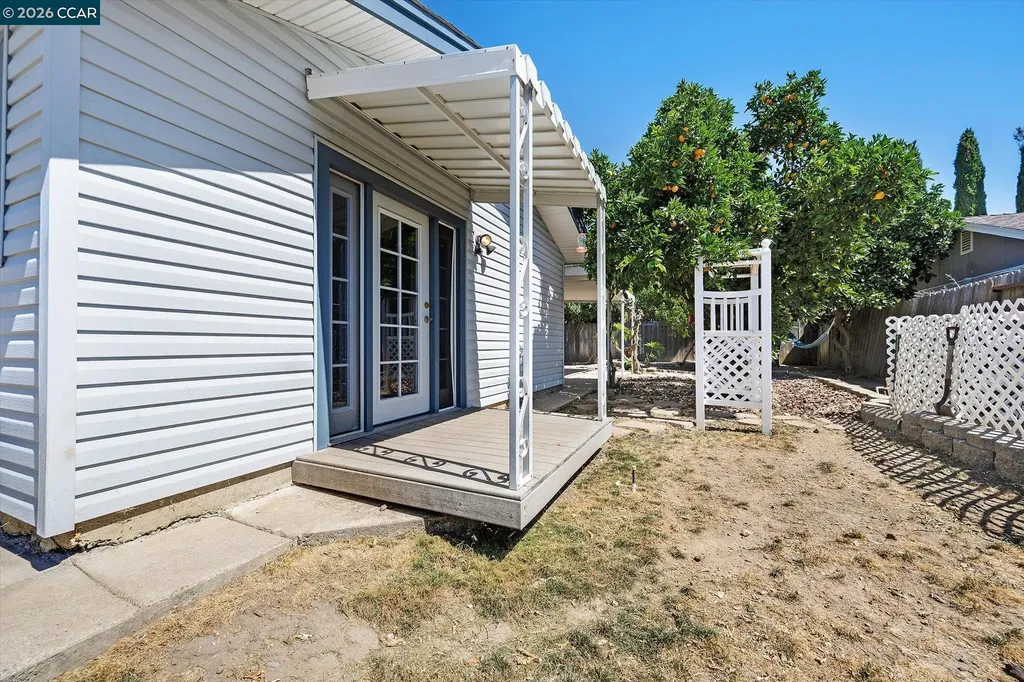 552 Redwood Drive Vacaville CA 95687