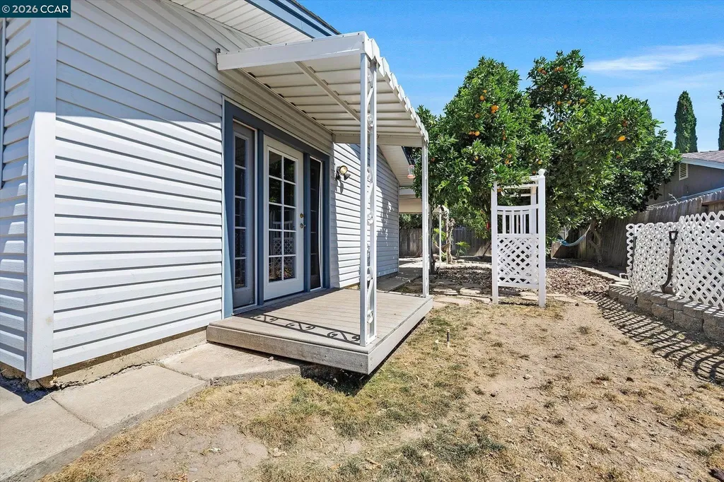 552 Redwood Drive Vacaville CA 95687