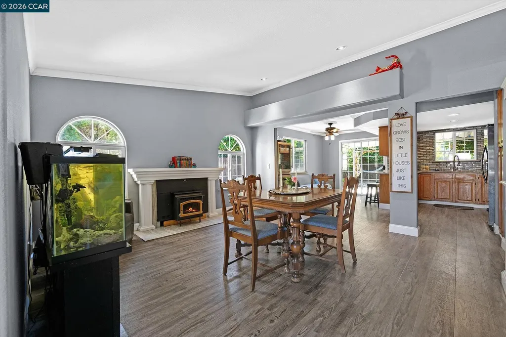 552 Redwood Drive Vacaville CA 95687