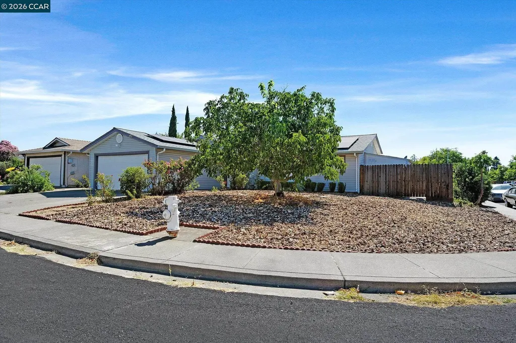 552 Redwood Drive Vacaville CA 95687
