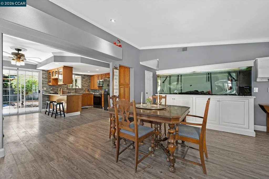 552 Redwood Drive Vacaville CA 95687