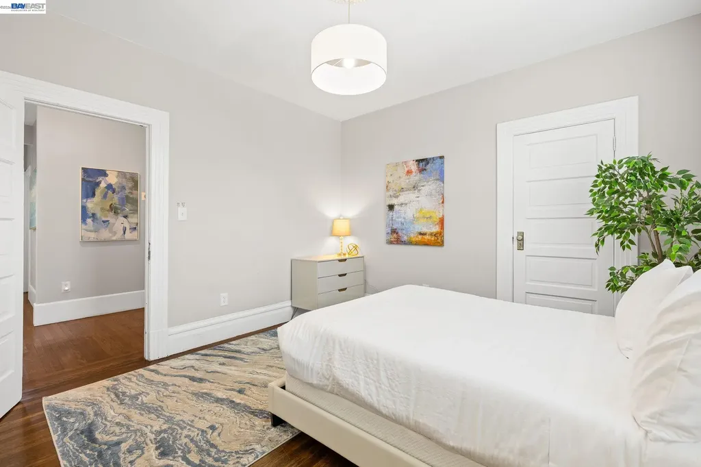 2207 21st Street Oakland CA 94606
