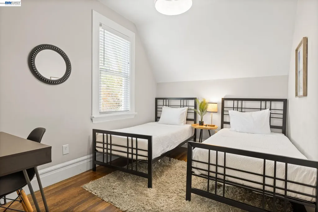 2207 21st Street Oakland CA 94606