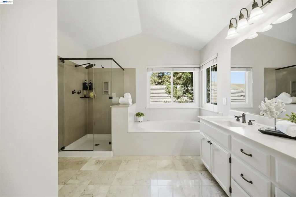 507 Raven Place Clayton CA 94517