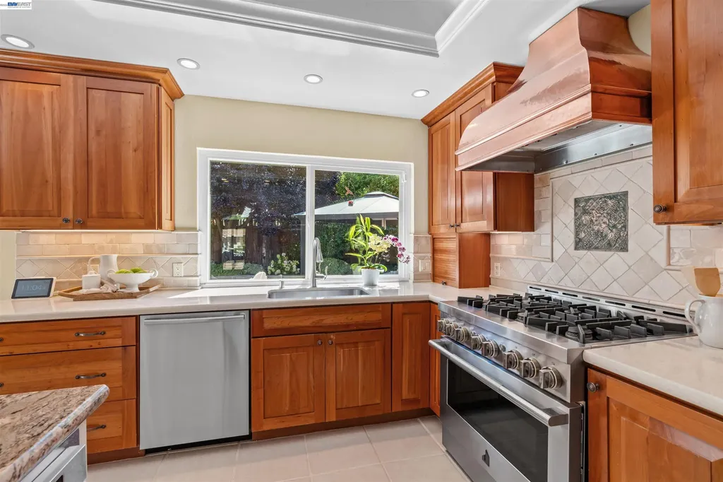 2533 Larrikeet Court Pleasanton CA 94566