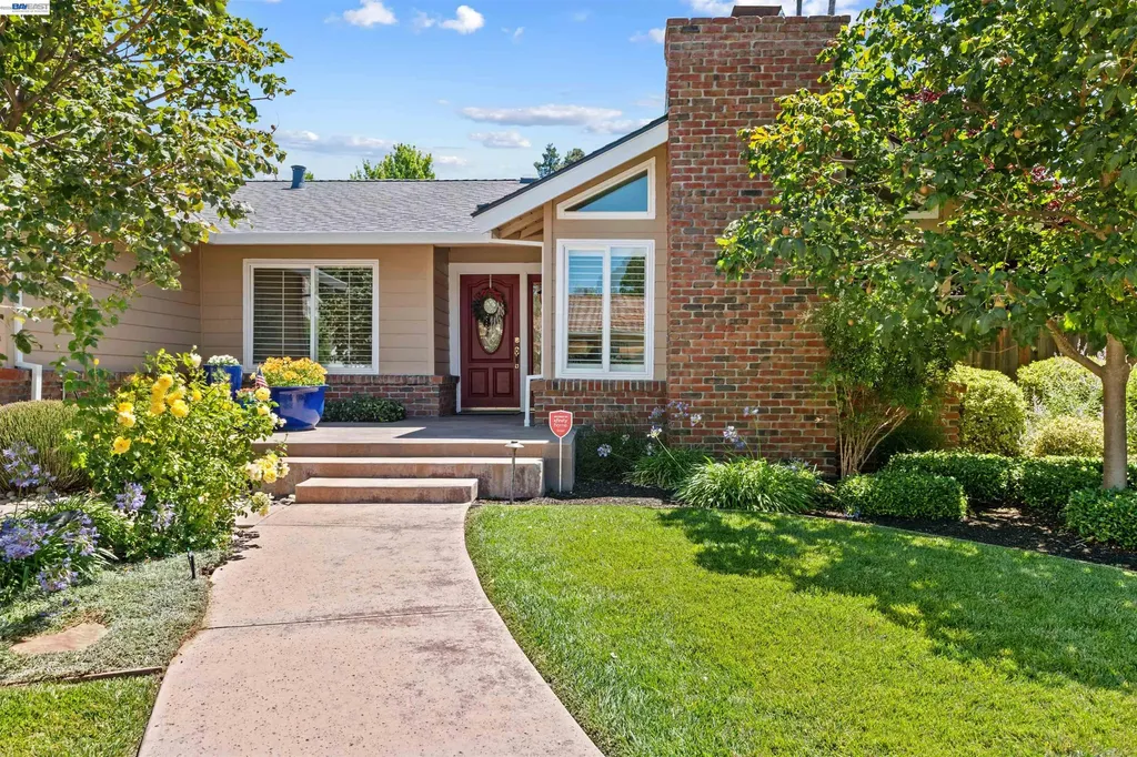 2533 Larrikeet Court Pleasanton CA 94566