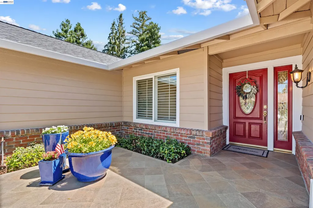 2533 Larrikeet Court Pleasanton CA 94566