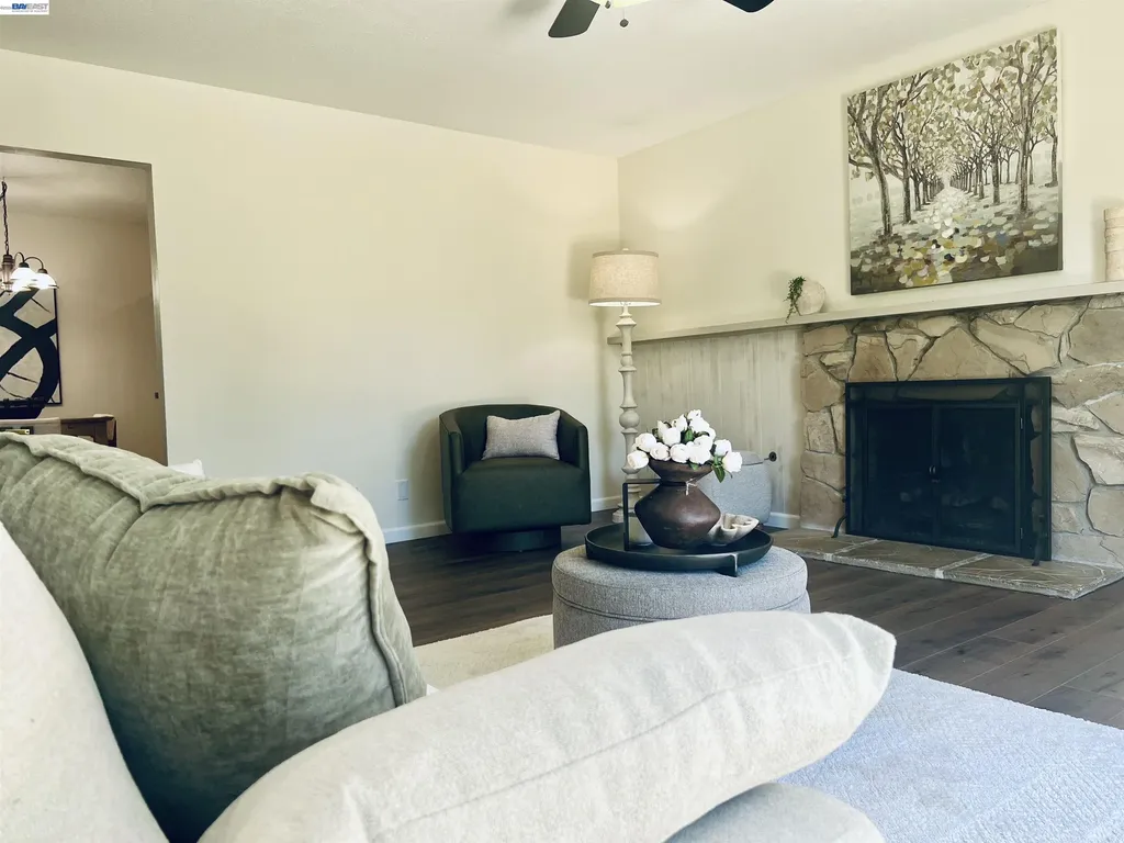 637 Dover Way Livermore CA 94551