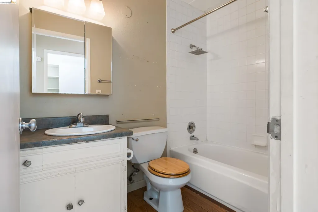 398 Adams Street Oakland CA 94610