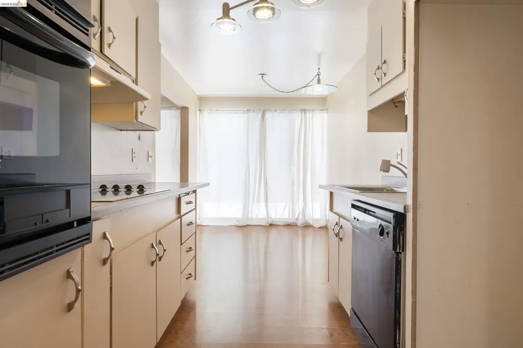 398 Adams Street Oakland CA 94610