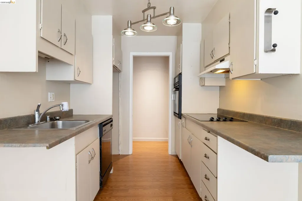398 Adams Street Oakland CA 94610